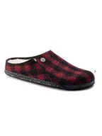Kapcie damskie - Birkenstock Kapcie "Zermatt Rivet" w kolorze czerwono-czarnym - miniaturka - grafika 1