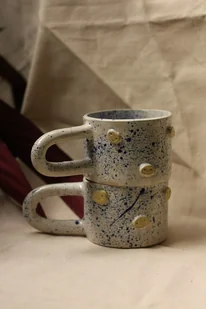 Kubek w uśmiechy kobaltowy kropki ciapki ręcznie robiona ceramika kubek - Kubki - miniaturka - grafika 1