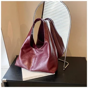 Skórzana torba na ramię - Czerwony - Torebki damskie - miniaturka - grafika 1