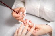 Czasopisma - Manicure hybrydowy w Warszawie - Wilanów - miniaturka - grafika 1