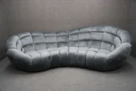 Sofy i kanapy - Sofa Owalna Retro Tapicerowana I Pikowana Popielata 315 Cm B 6567 - miniaturka - grafika 1
