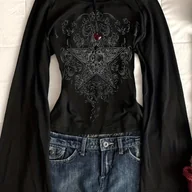 Bluzki damskie - TEMU Bluzka Damska Y2K Retro z Grafiką - Czarno-Biała Koszulka Gotycka na Imprezy, Rozkloszowane Rękawy, Nieprześwitująca Tkanina do Klubu i Na - miniaturka - grafika 1