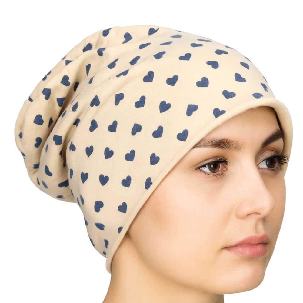 Czapka damska Beanie włoska cienka smerfetka jasnobeżowa serduszka