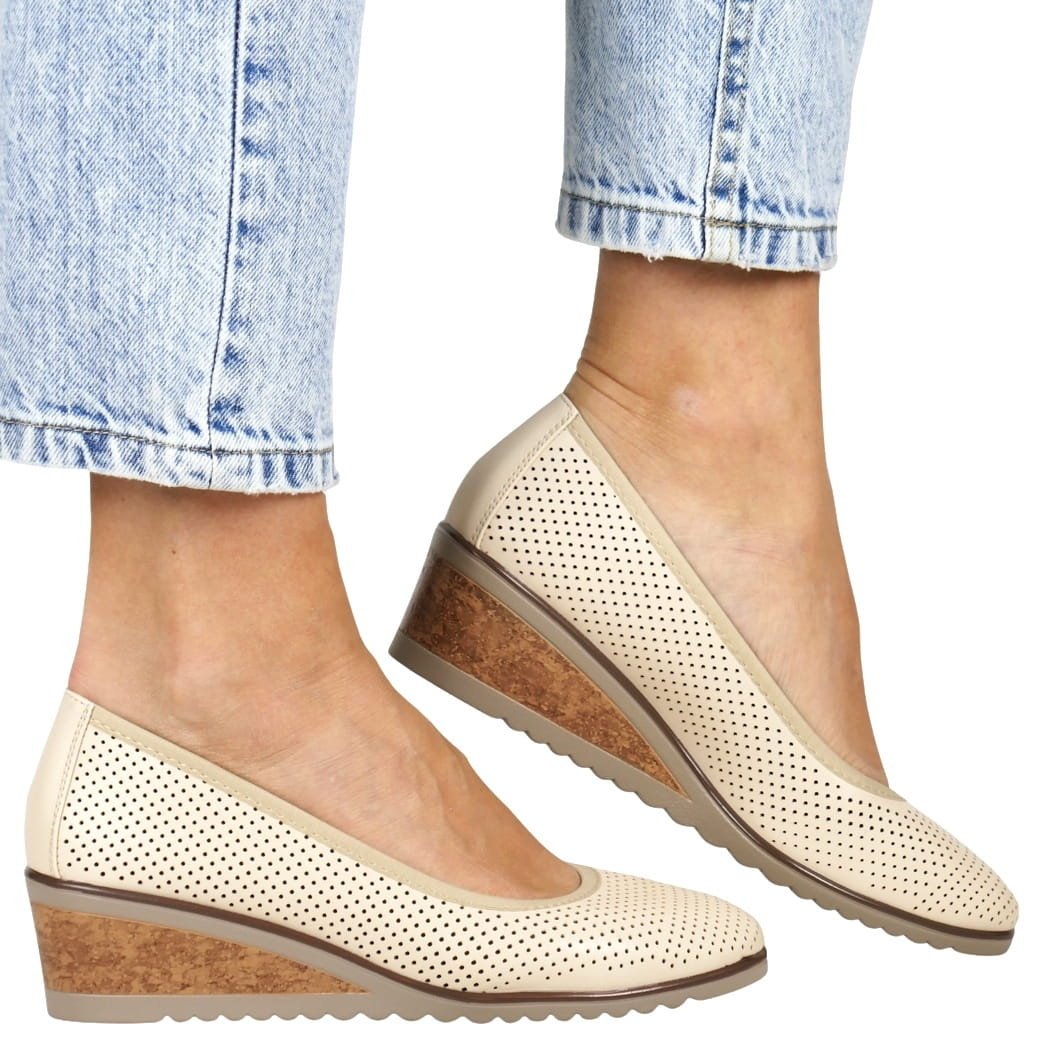 PÓŁBUTY NA KOTURNIE AŻUROWE MOKASYNY VINCEZA 58629 BEŻOWE, 39, 25,0cm