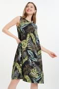 Sukienki - Wiskozowa czarna sukienka w tropikalne liście - Greenpoint - miniaturka - grafika 1