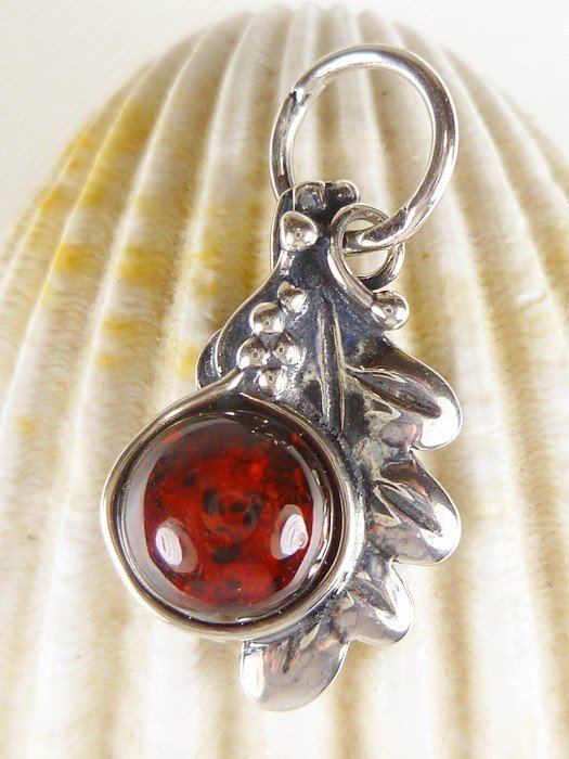 Wisiorek srebrny z bursztynem 609-34