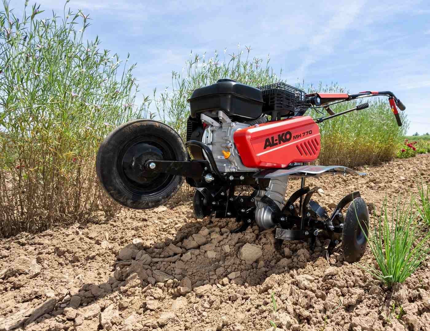AL-KO MH 770 AL-KO Glebogryzarka Spalinowa 113971 + 9-elementowy zestaw akcesoriów
