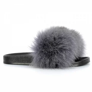 Szare klapki z futerkiem CARINII - Carinii - Klapki i japonki damskie - miniaturka - grafika 1