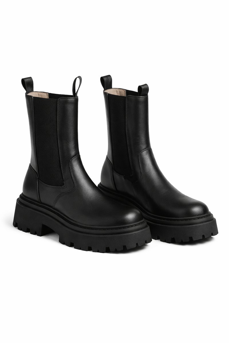 STEVE MADDEN CZARNE BOTKI NA PLATFORMIE Z GUMOWANYMI WSTAWKAMI 39 1I3A