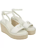 Sandały damskie - Calvin Klein Skórzane sandały w kolorze kremowym na koturnie - miniaturka - grafika 1