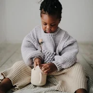 Kubki dla dzieci - Mushie kubek niewysypek na przekąski snack cup cloudy mauve - miniaturka - grafika 1