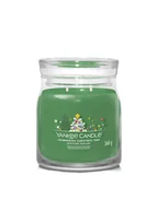 Świece - Yankee Candle Świeca zapachowa "Shimmering Christmas Tree" - 368 g - miniaturka - grafika 1
