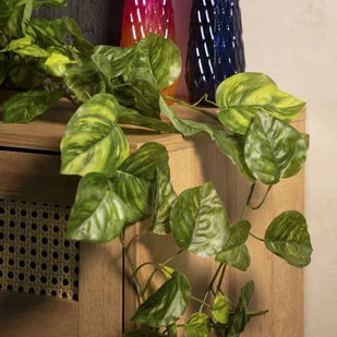 Girlanda z liści sztuczna TROPICAL ZONE epipremnum 195 cm roślina dekoracyjna HOMLA - Sztuczne kwiaty - miniaturka - grafika 1