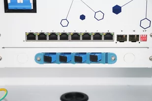 EXTRALINK ATLAS OUTDOOR POE SWITCH, 8X GE POE, 2X SFP UPLINK, 120W, OPTICAL FIBER TRAY, SURGE PROTECTOR, COOLING FUN - Akcesoria do monitoringu - miniaturka - grafika 4