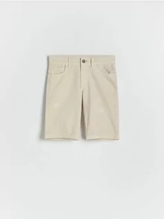 Spodnie i spodenki dla chłopców - Reserved - Jeansowe szorty z przetarciami - złamana biel - grafika 1