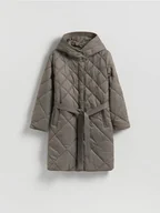 Płaszcze damskie - Reserved - Pikowany płaszcz z wiązaniem - brązowy - miniaturka - grafika 1