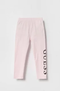 Spodnie i spodenki dla dziewczynek - Guess legginsy dziecięce kolor różowy z nadrukiem - grafika 1
