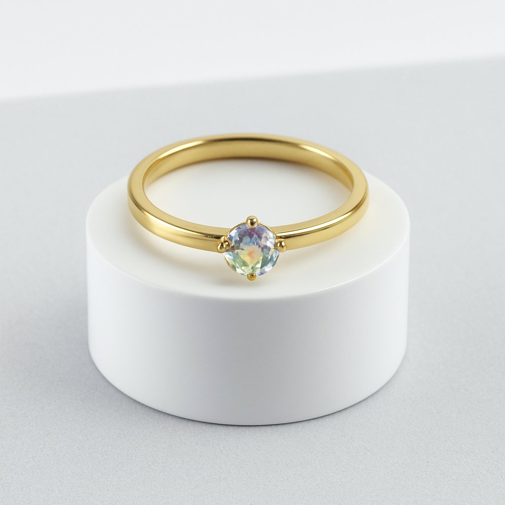 Złoty pierścionek z opalem tęczowym [Rozmiar pierścionków: US 7]