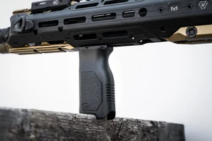 Strike Industries - Chwyt M-LOK Angled Vertical Grip - Long - Czarny - SI-AR-CMAG-L - Osprzęt do wiatrówek - miniaturka - grafika 20