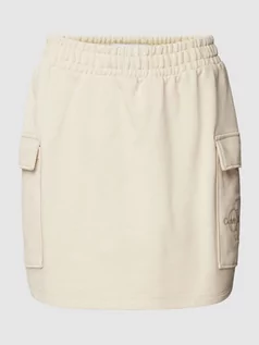 Spódnice - Spódnica mini z wyhaftowanym logo model ‘EMBROIDERED’ - grafika 1