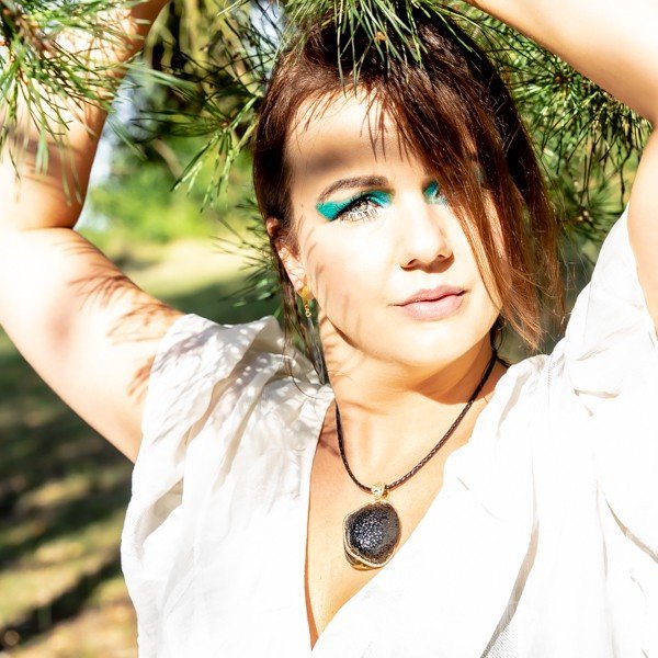 ankabizuteria.pl Śliczna zawieszka srebrna z zielonym bursztynem pozł