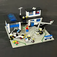 Klocki - 6384 LEGO Posterunek Policji - miniaturka - grafika 1