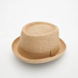 Czapki męskie - Reserved - Pleciony kapelusz - Beżowy - grafika 1