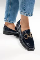 Mokasyny damskie - Granatowe mokasyny lakierowane damskie z ozdobą Casu D23WX15-N-38 - miniaturka - grafika 1