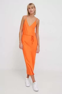 Sukienki - Calvin Klein sukienka kolor pomarańczowy maxi prosta - grafika 1