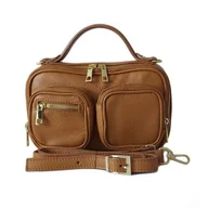 Torebki damskie - Zgrabny elegancki kuferek, listonoszka kieszonki A5 złote okucia Vera Pelle Camel VPMC15C - miniaturka - grafika 1