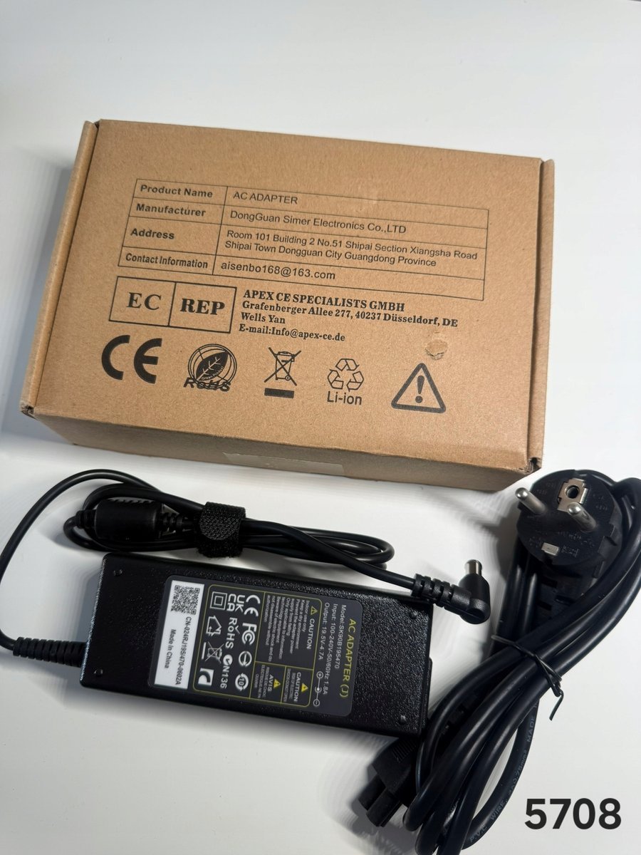 AC ADAPTER nowy (5708-67)