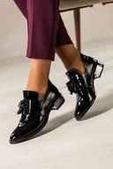 Półbuty damskie - Czarne półbuty skórzane damskie lakierowane dekoracyjny obcas wycięta cholewka kokarda PRODUKT POLSKI Casu 8600 - miniaturka - grafika 1