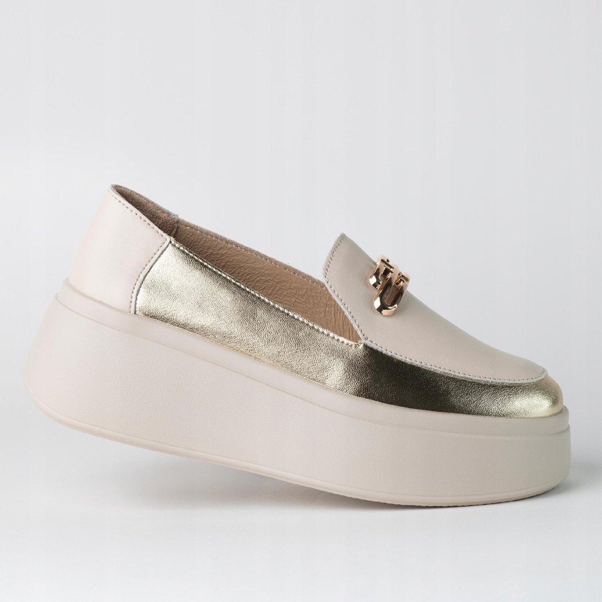 Mokasyny damskie skóra GOODIN GD-LX1073 logo platforma lekkie beż/złoto 41