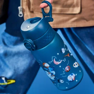 ION8 Niebieska butelka na wodę kosmonauta 350 ml - Butelki filtrujące - miniaturka - grafika 7
