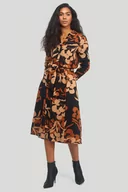 Sukienki - Sukienka midi z beżowo-brązowym nadrukiem w kwiaty - Greenpoint - miniaturka - grafika 1