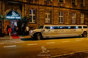Szalony wieczór w Holiday Club + Limuzyna - Szczecin - Czasopisma - miniaturka - grafika 1