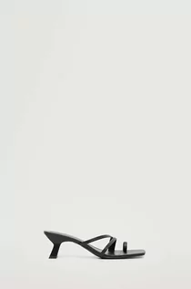 Sandały damskie - Mango klapki skórzane damskie kolor czarny na słupku - grafika 1