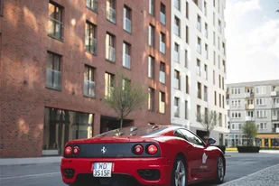 Jazda Ferrari F360 Modena ulicami Katowic - Czasopisma - miniaturka - grafika 1