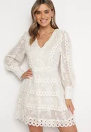 Sukienki - Jasnobeżowa Sukienka Mini o Luźnym Kroju z Trójkątnym Dekoltem i Ażurowym Zdobieniem Malachia - miniaturka - grafika 1