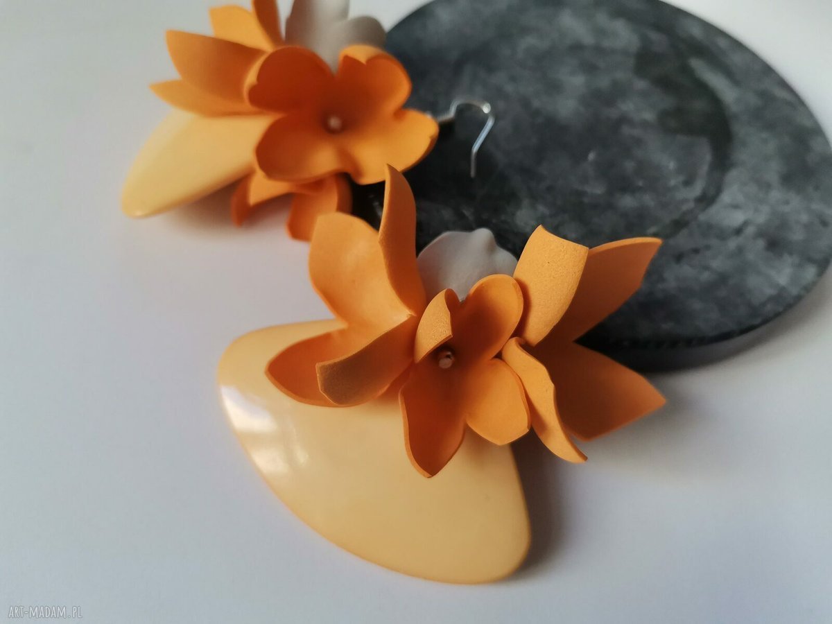 kolczyki pomarańczowo morelowe kwiaty