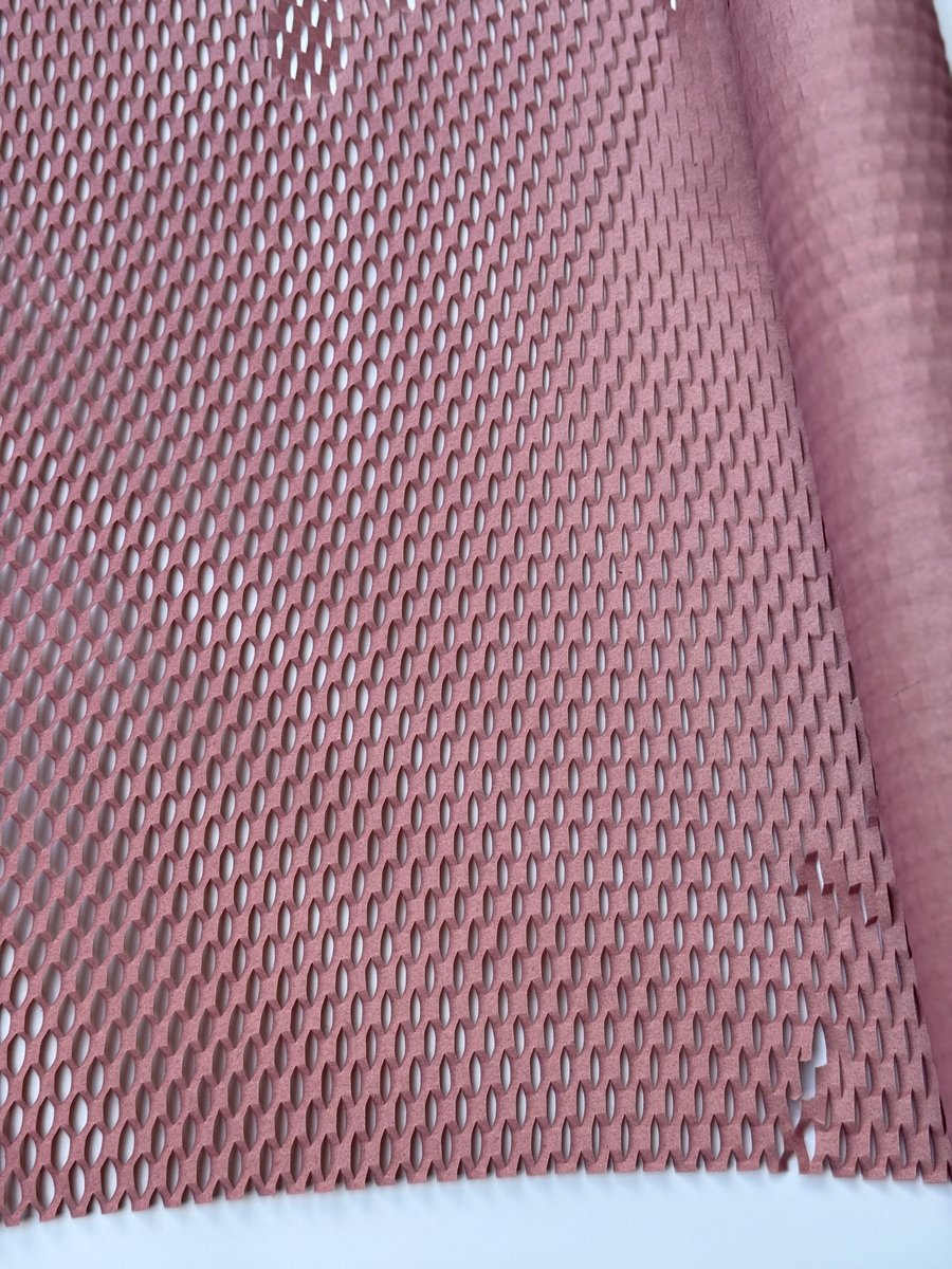 Papier kraftowy do pakowania prezentow Plaster miodu 50cmX10m Lilioworóżowy