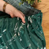 Zasłony - Gotowa welwetowa zasłona ze srebrnym nadrukiem, Marma, na taśmie marszczącej w kolorze butelkowej, ciemnej zieloni, rozmiar 140x250 cm - miniaturka - grafika 1