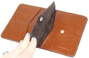 Etui Na Karty Dokumenty PolskaGalanteria Duże BRĄZOWY Skóra Naturalna Pionowe z Miejscem Na Bilon MOTYW STATEK 12 x 9 [cm] - Etui na dokumenty i karty - miniaturka - grafika 6