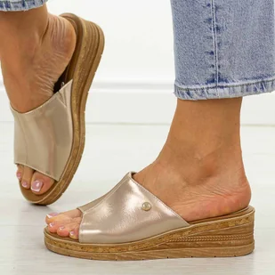 Złote klapki damskie na koturnie Sergio Leone kl191 - Klapki i japonki damskie - miniaturka - grafika 1