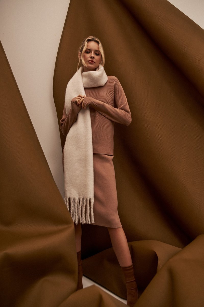 Ołówkowa spódnica-S