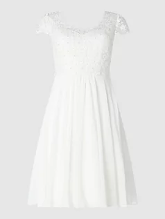 Sukienki - Suknia ślubna z koronki szydełkowej i szyfonu - grafika 1