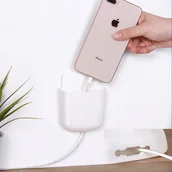 Uchwyty samochodowe do telefonów - Uchwyt ścienny na telefon z wejściem na kabel Samoprzylepny Biały - miniaturka - grafika 1