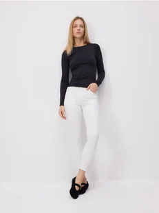 Reserved - Jeansy slim fit ze średnim stanem - złamana biel - Spodnie damskie - miniaturka - grafika 1