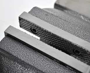 AWTOOLS IMADŁO ŚLUSARSKIE OBROTOWE SG 8"/200mm - Imadła i ściski - miniaturka - grafika 1