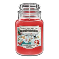 Świece - Świeca zapachowa w szkle Night Before Yankee Candle 538 g - miniaturka - grafika 1